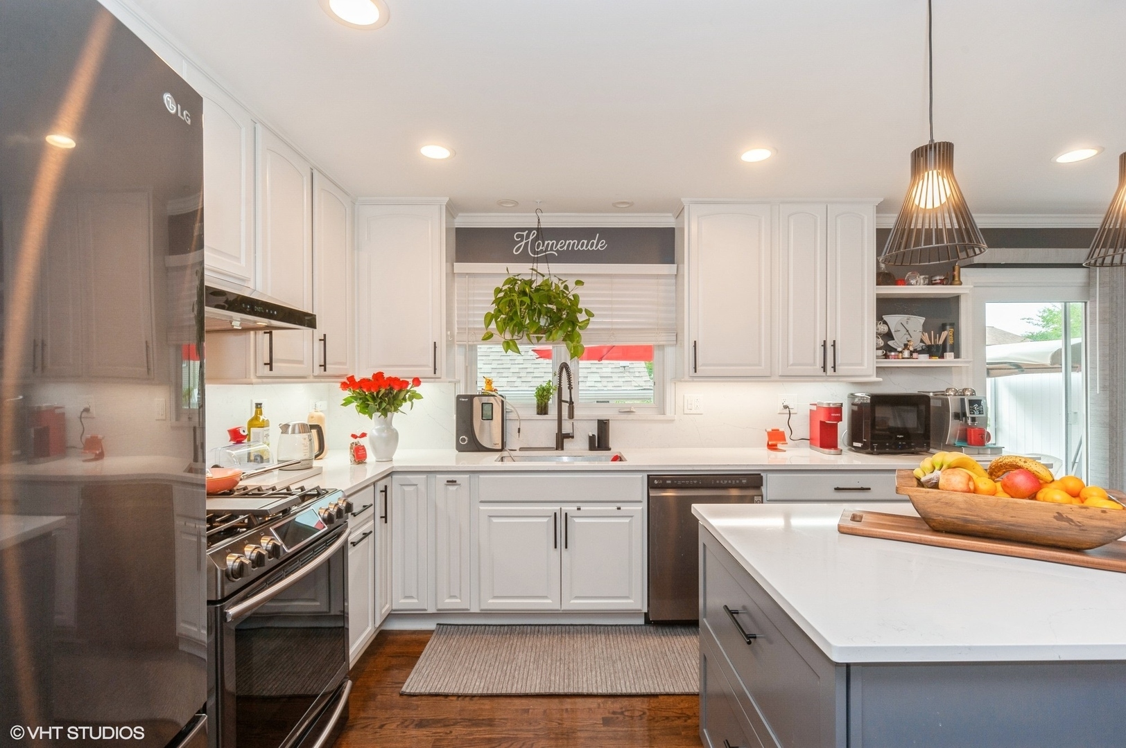 Property Photo: 116 S Deerpath Drive IL 60061