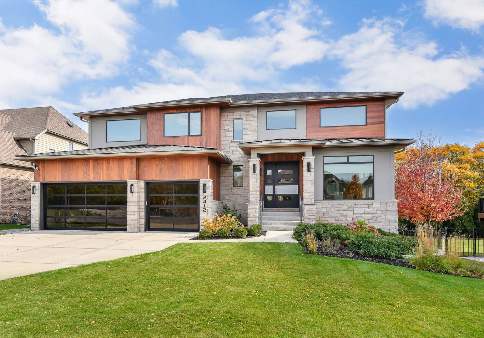 Property Photo: 2412 Sharon Court IL 60564