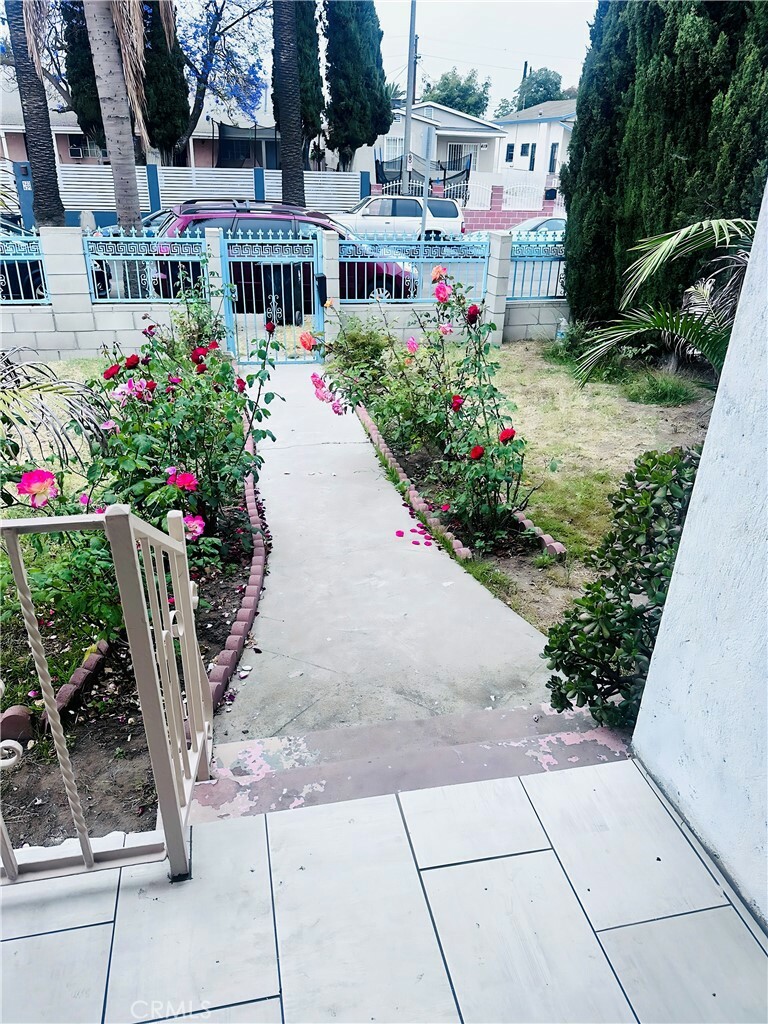 Property Photo: 418 W 103rd Street CA 90003