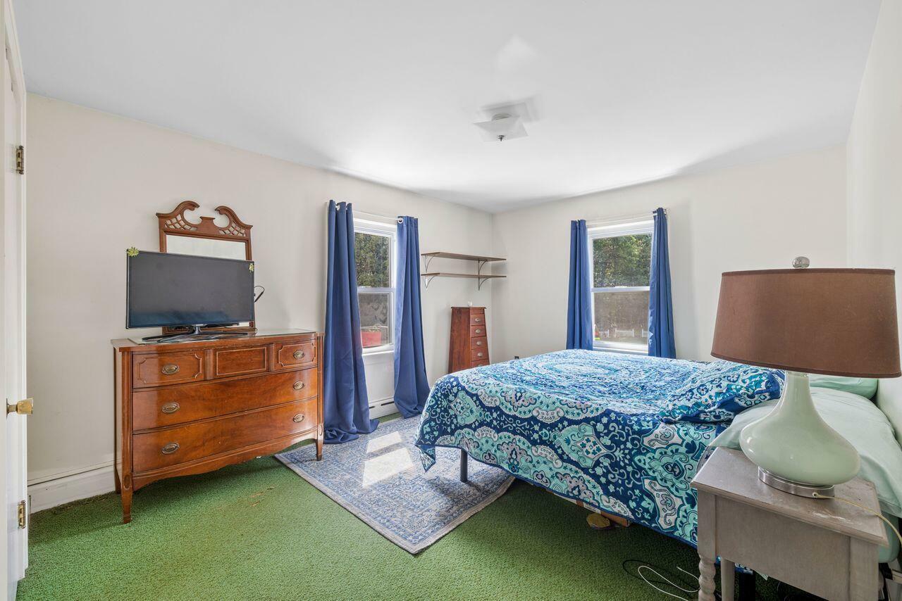 Property Photo:  166 Cottage Street  ME 04073 