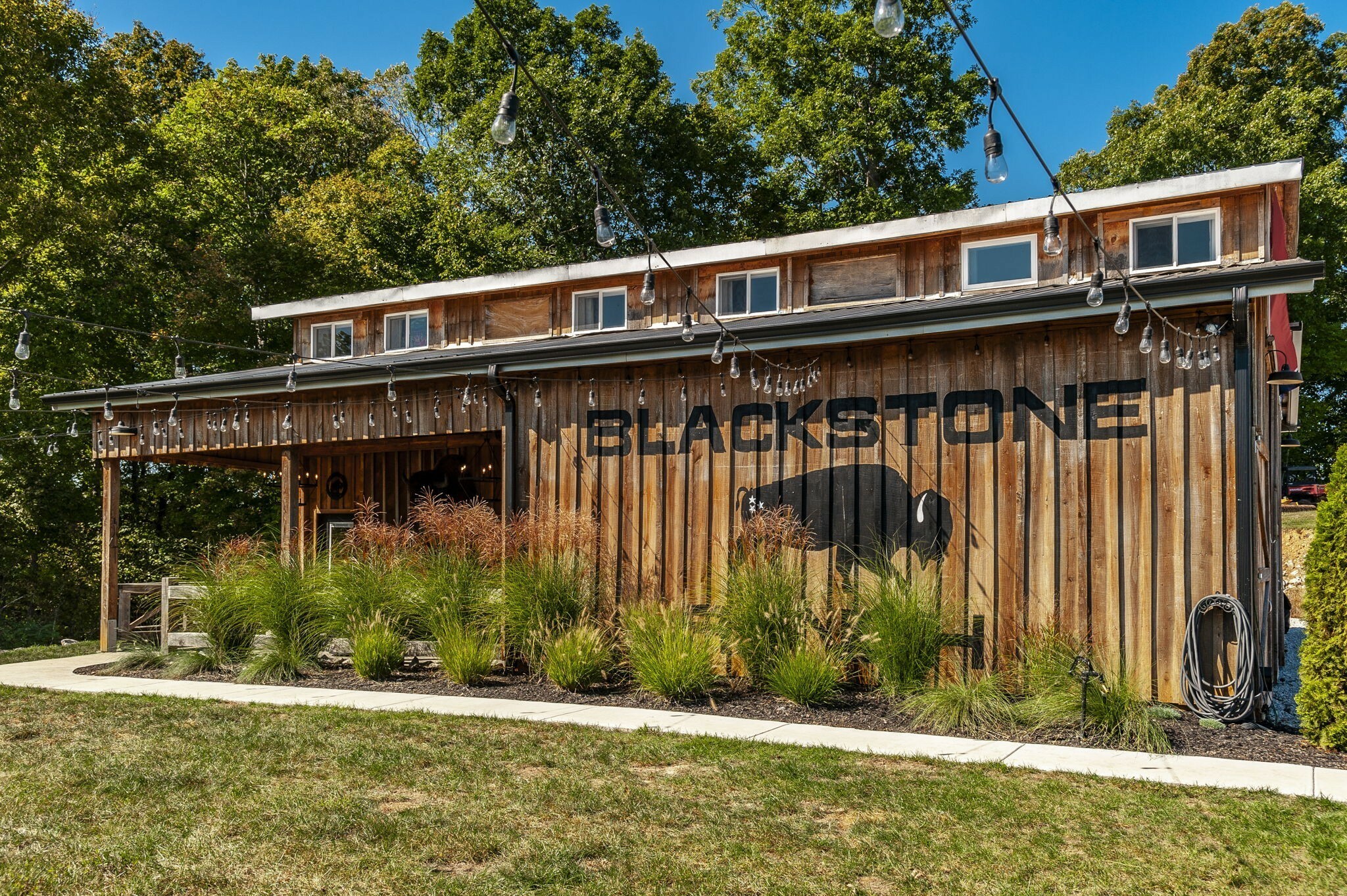 Property Photo: 1741 Highway 48 S TN 37055