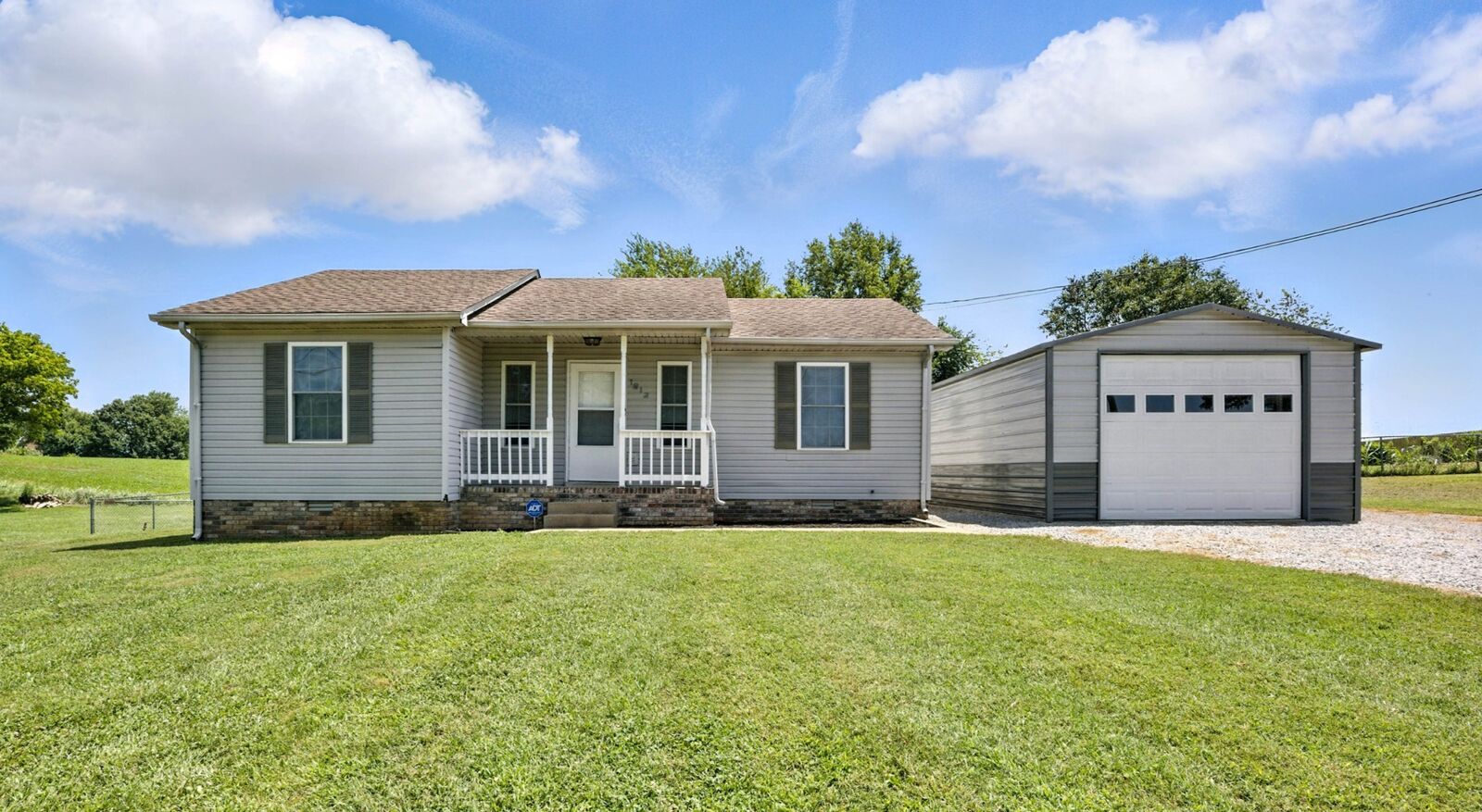 Property Photo:  1812 Carneal Ln  KY 42262 
