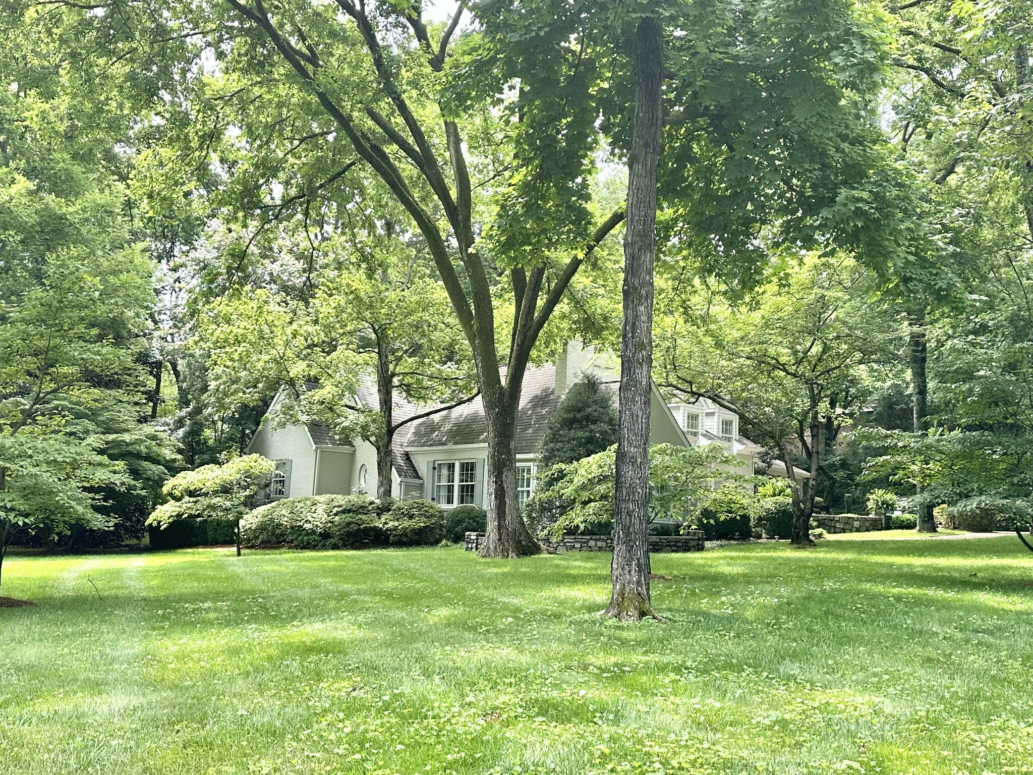 Property Photo: 500 Westview Ave TN 37205