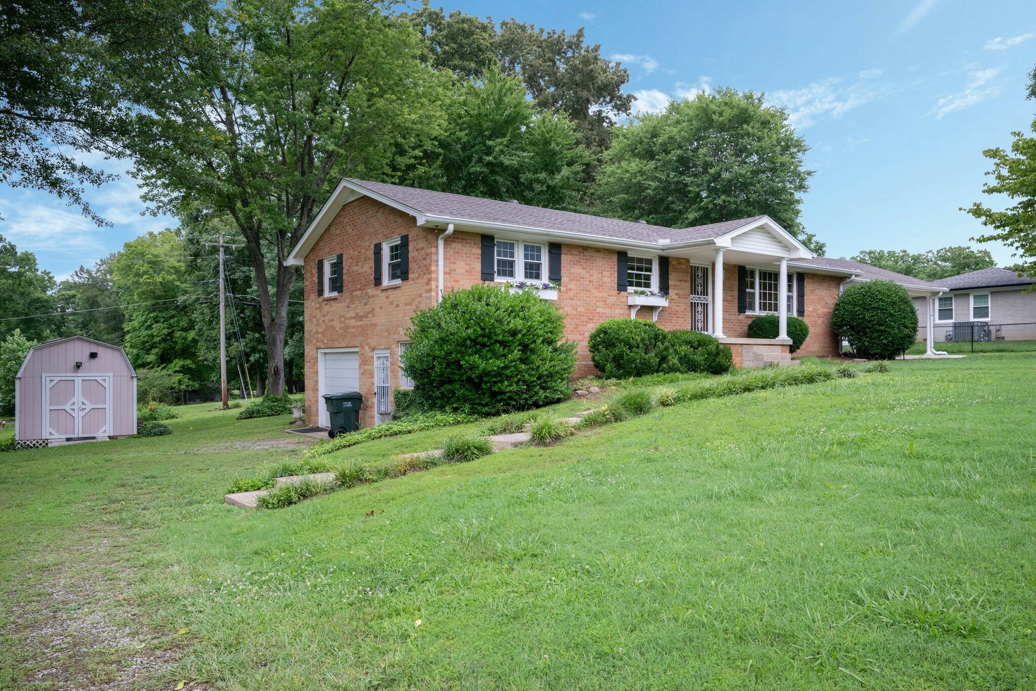 Property Photo: 305 E Overhill Dr TN 37055