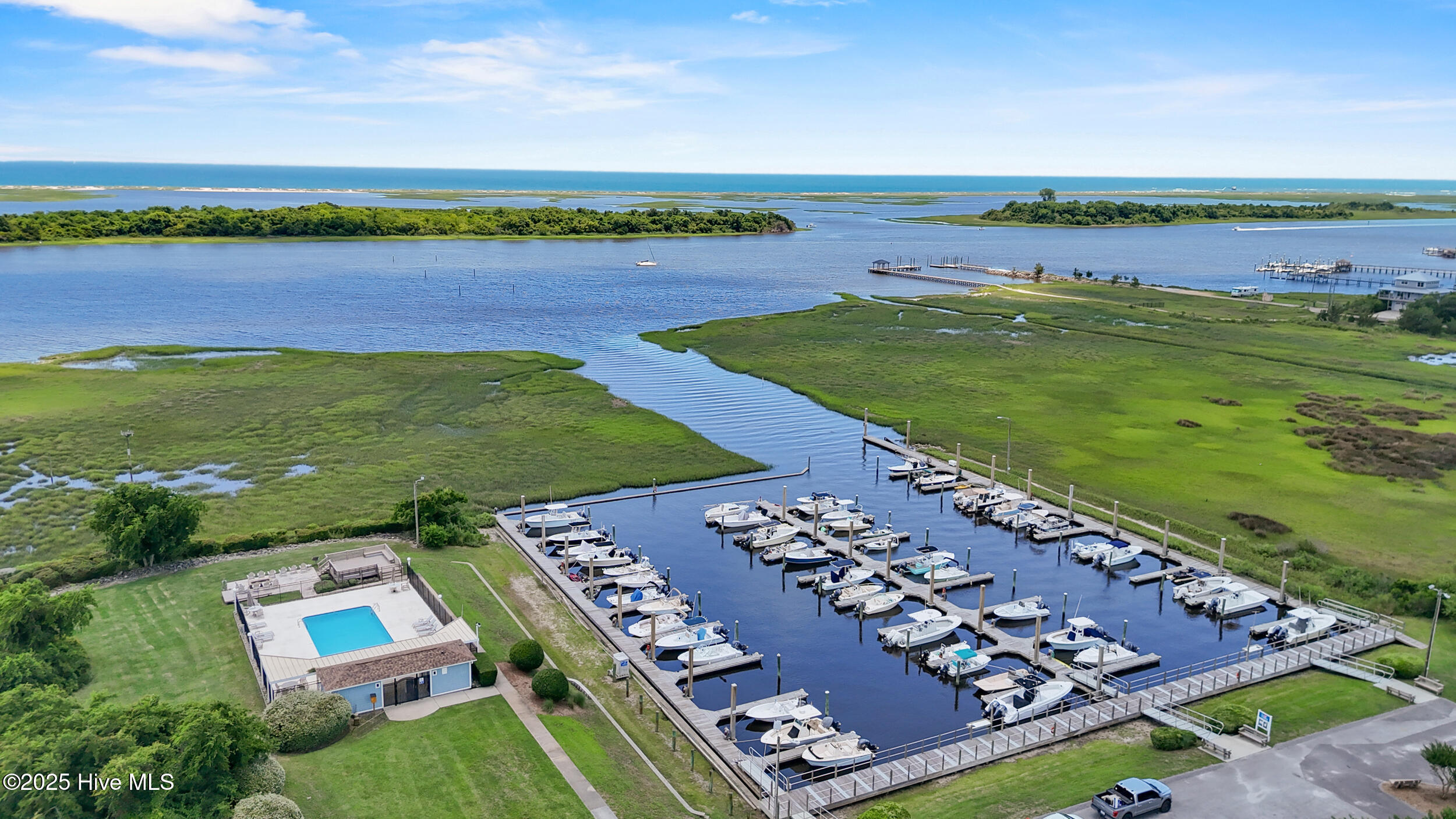 Property Photo:  1507 Ebb Drive  NC 28409 
