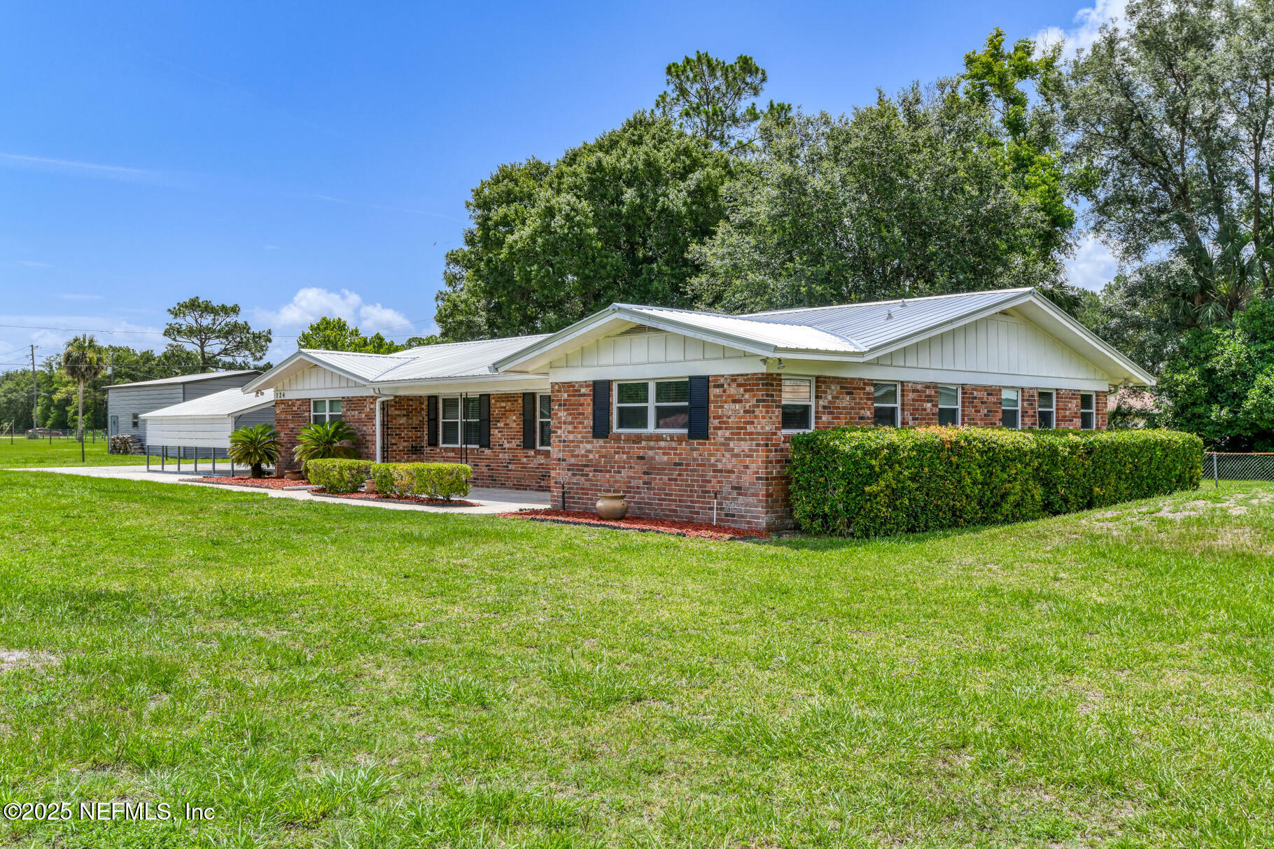 Property Photo: 124 Latesha Terrace FL 32177
