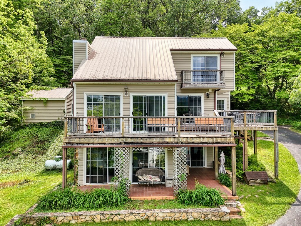 Property Photo: 197 Kilpatrick Point Drive NC 28904