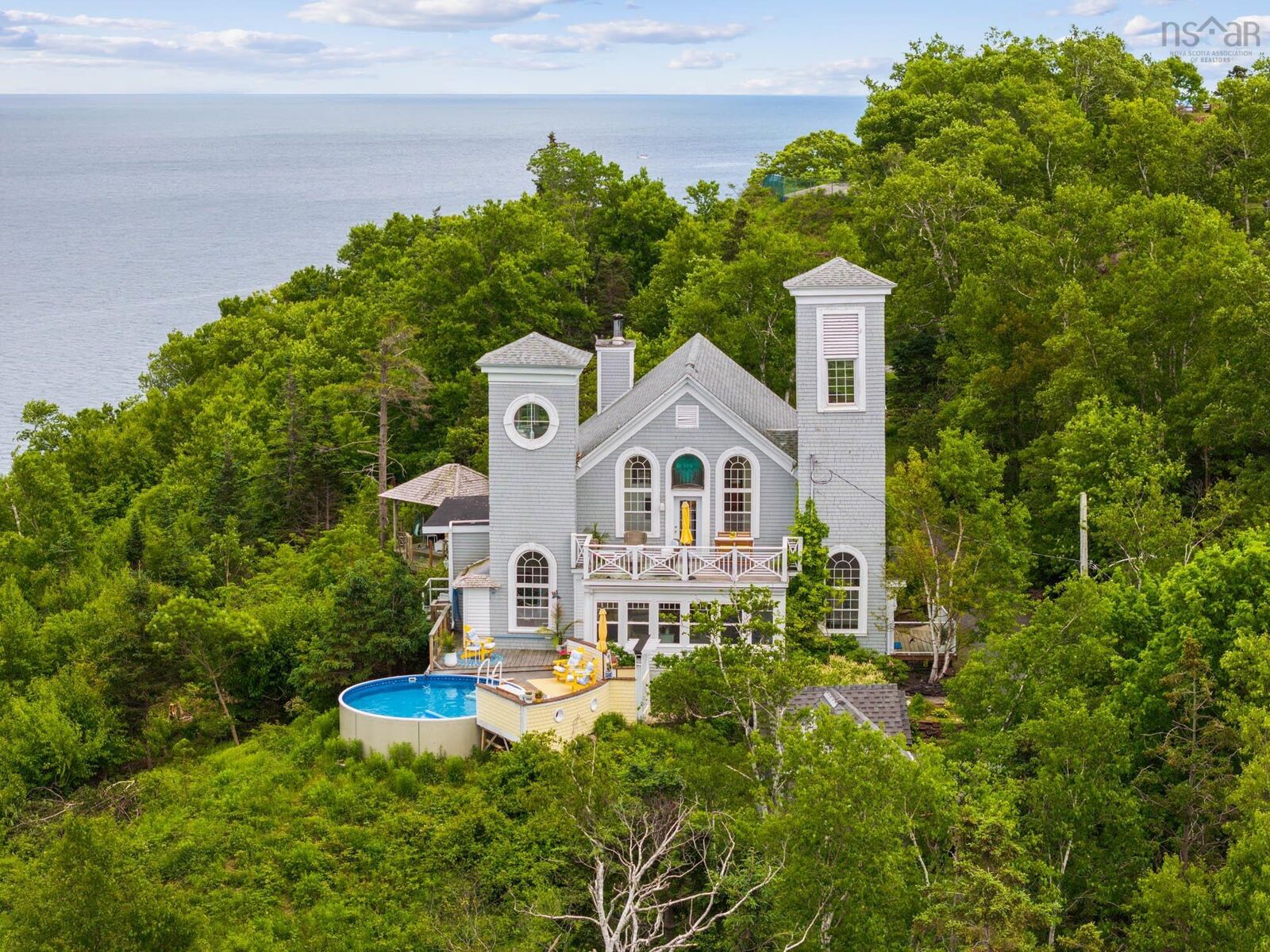 Property Photo: 4 York Redoubt Crescent NS B3V 1L7
