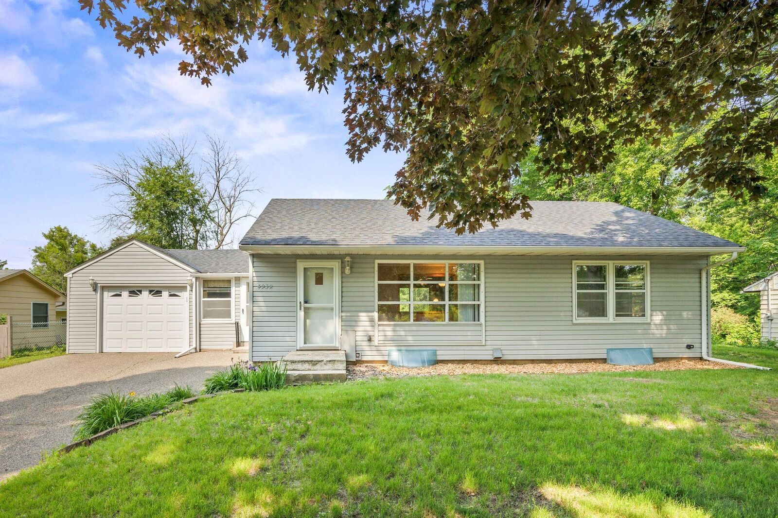 Property Photo:  4932 Acorn Ridge Road  MN 55345 