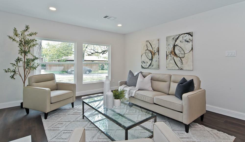 Property Photo: 1721 Essex Avenue TX 75203