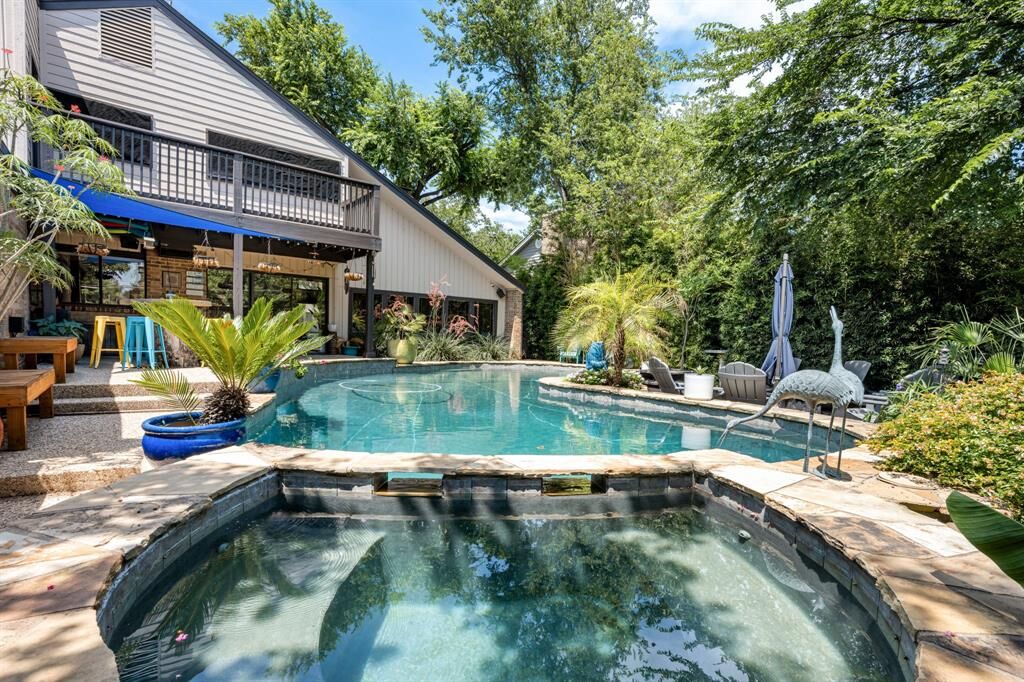 Property Photo: 1205 Wiltshire Drive TX 75007