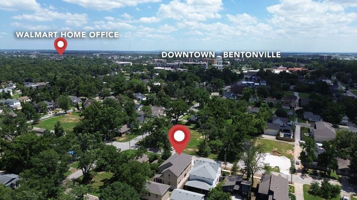 Property Photo:  400 NW 7th Street  AR 72712 