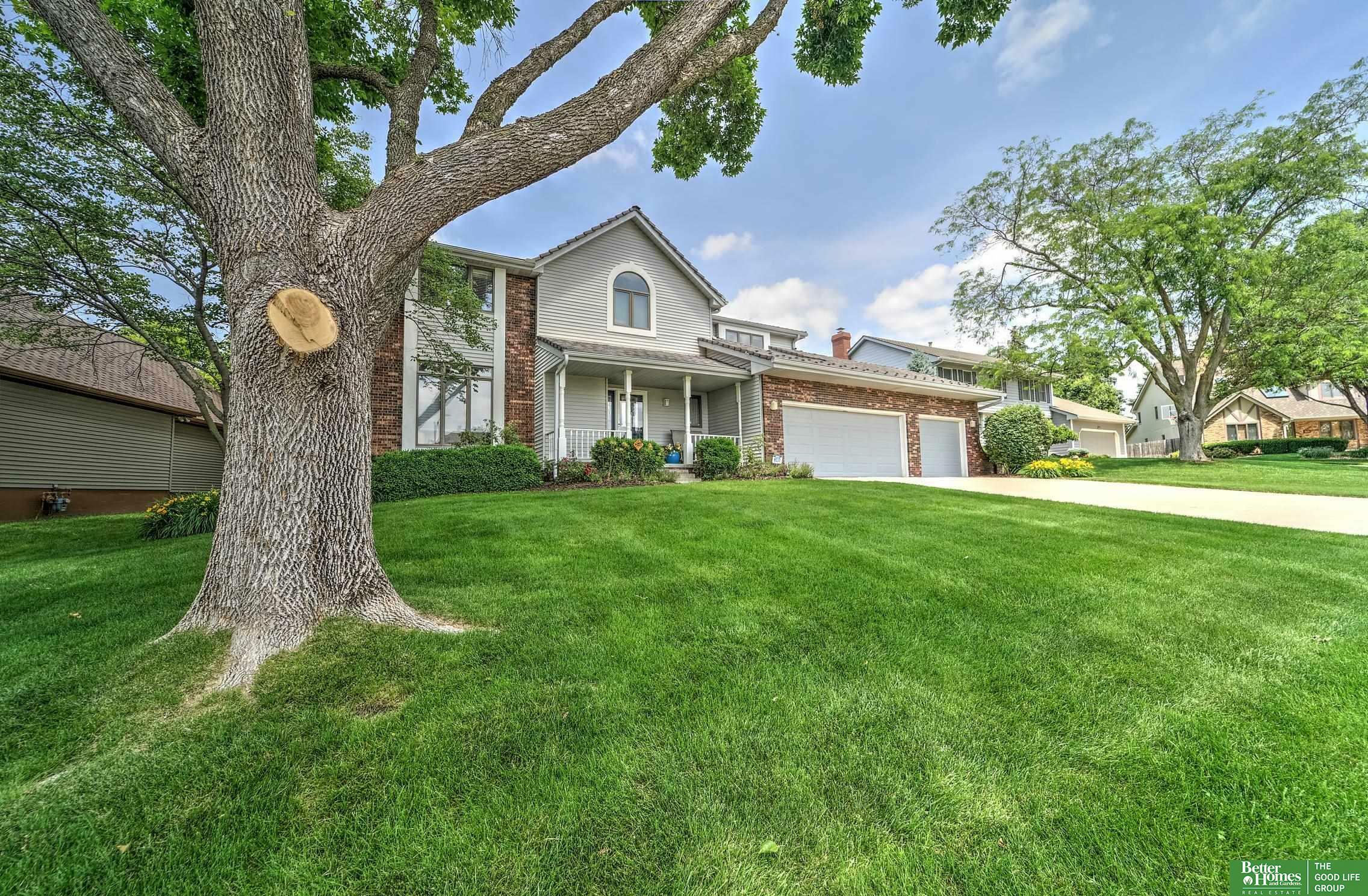 Property Photo: 12918 Western Circle NE 68154
