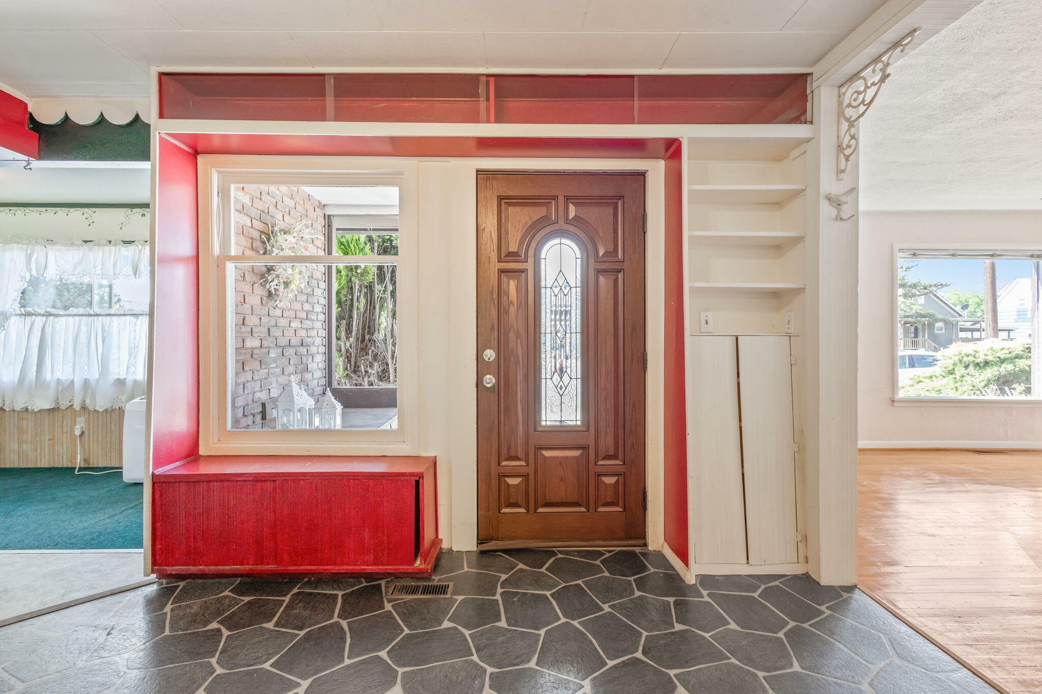 Property Photo: 407 NW 5th Street OR 97754