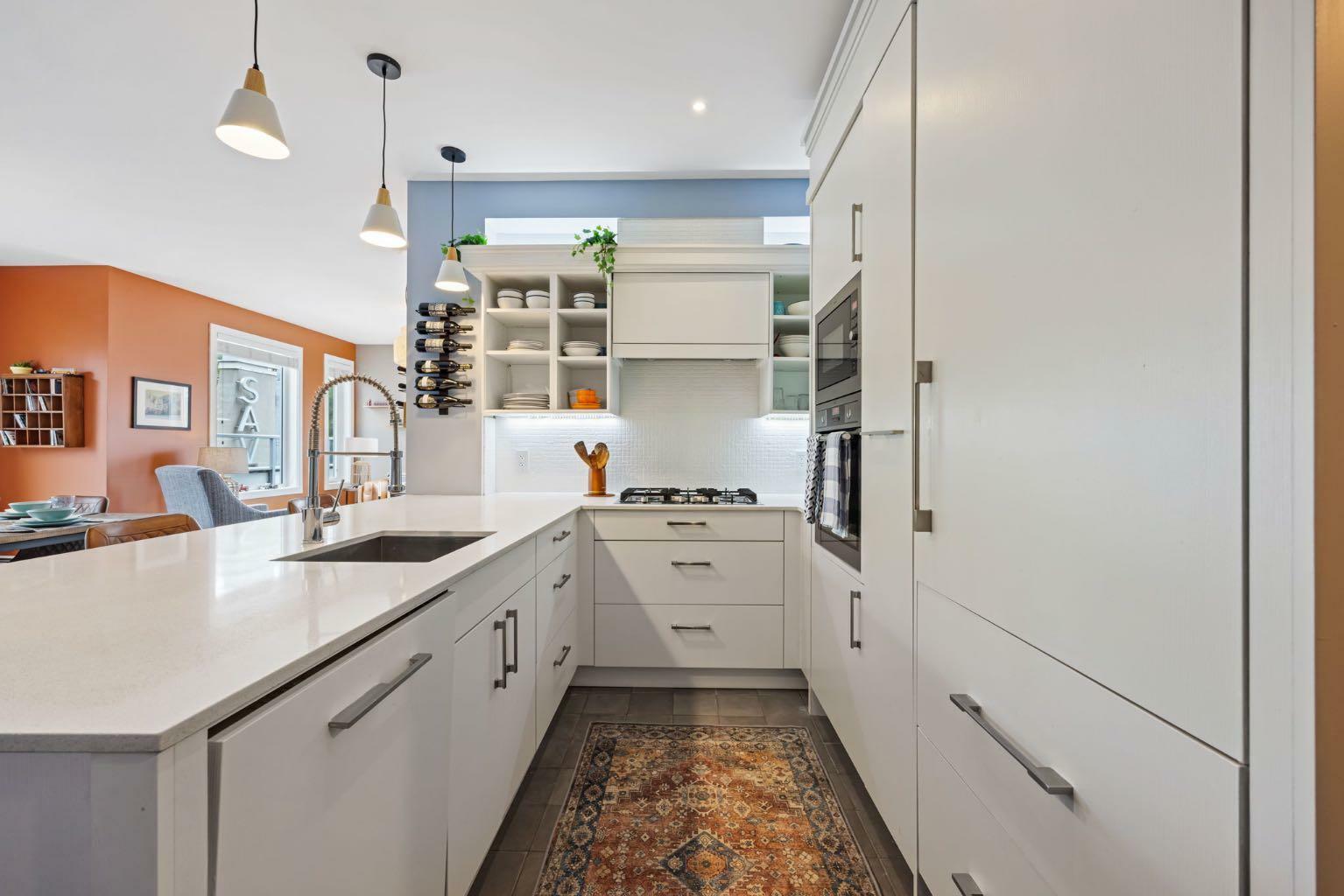 Property Photo: 119 19 Street NW 208 AB T2N 2S7