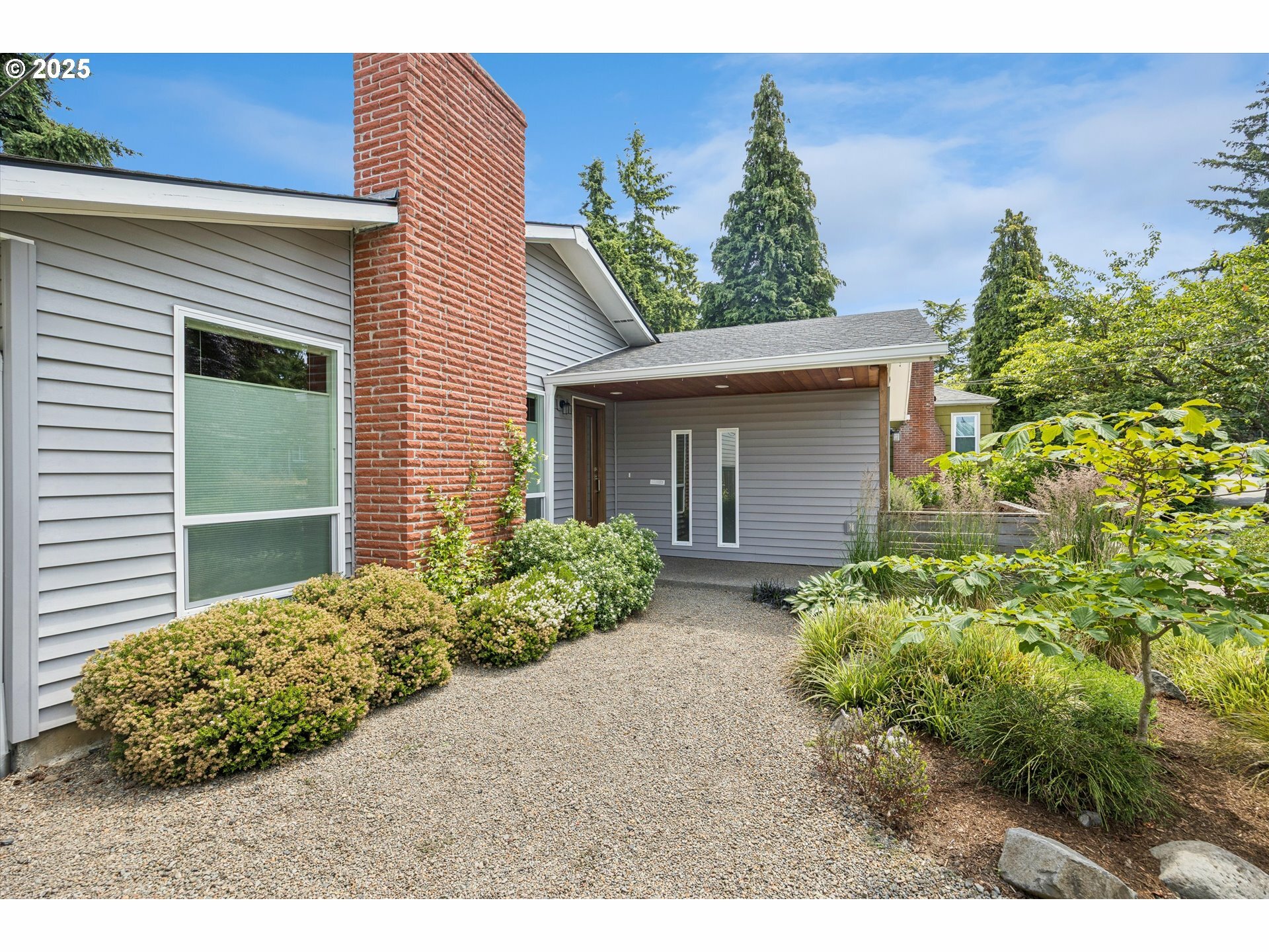 Property Photo: 98 NE 113th Ave OR 97220