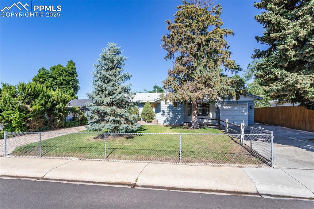 Property Photo: 428 Rose Drive CO 80911