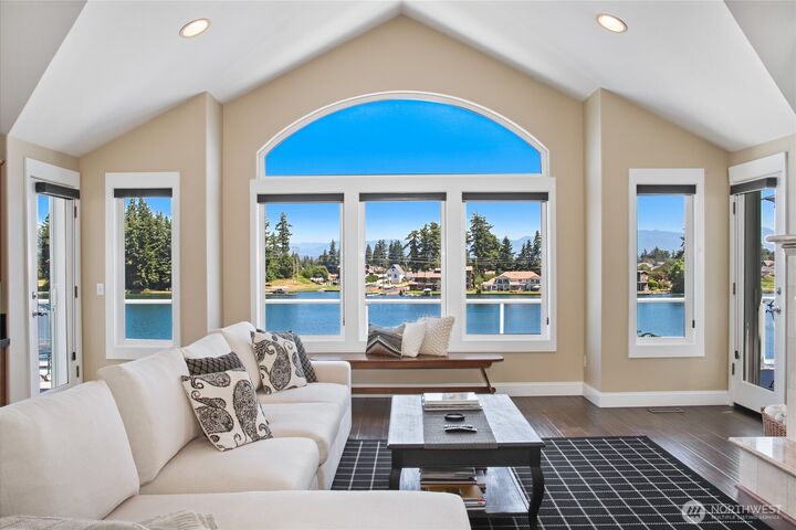 Property Photo: 2815 211th Avenue E WA 98391