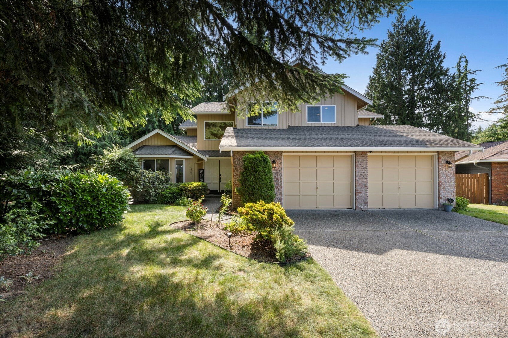 Property Photo: 3905 109th Place SE WA 98208