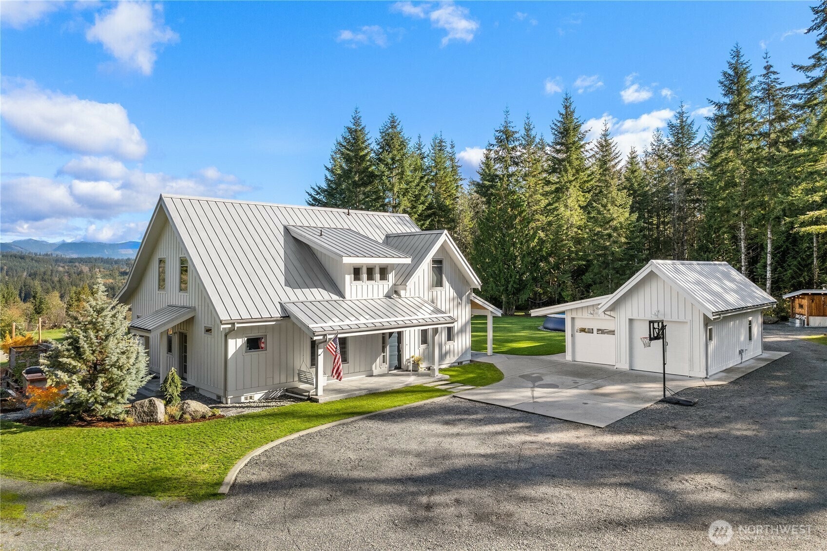 Property Photo: 21520 72nd St SE WA 98290