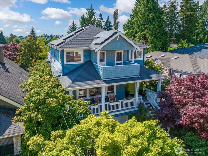 Property Photo:  4115  Woodlawn Avenue N  WA 98103 