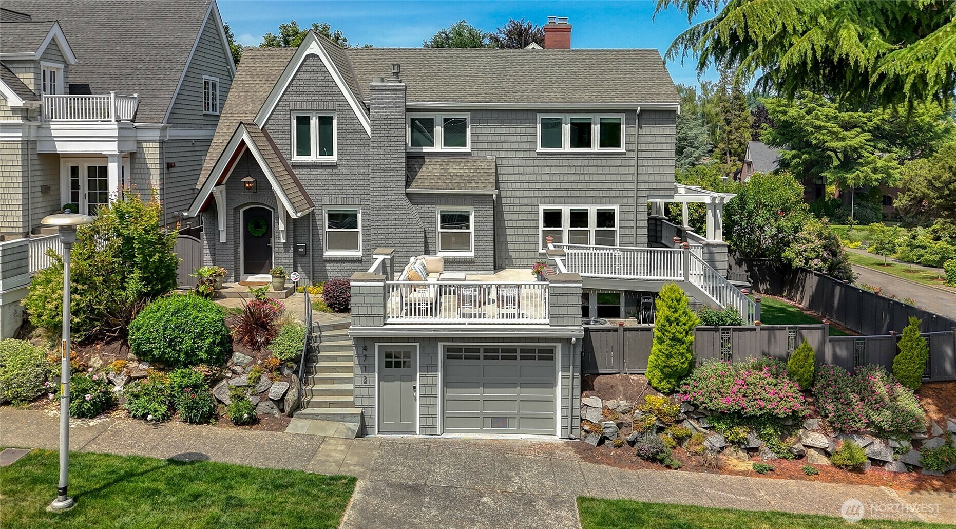 Property Photo: 4712 NE 40th Street WA 98105