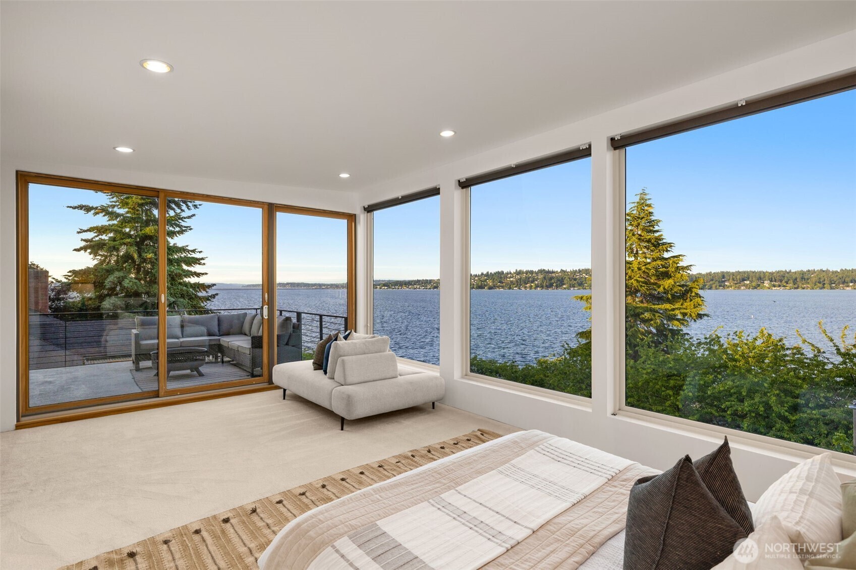 Property Photo: 3925 48th Avenue S WA 98118