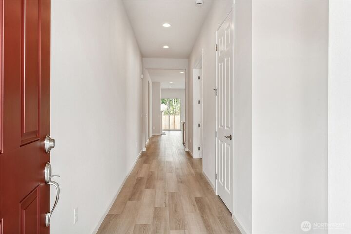 Property Photo:  4101 SW Muller Lane SW 313  WA 98367 