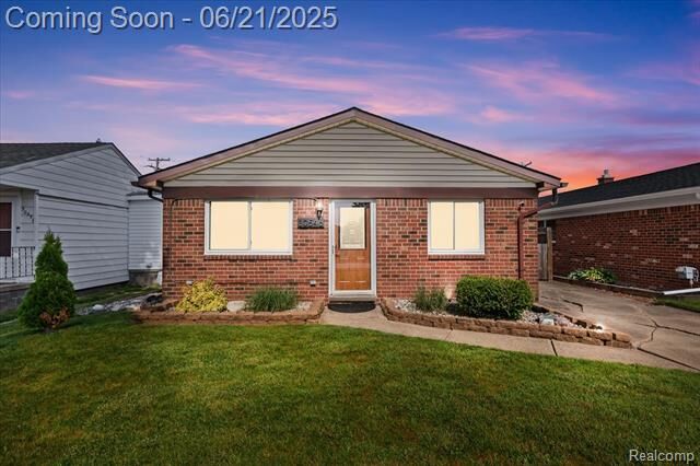 Property Photo: 30546 Townley Street MI 48071