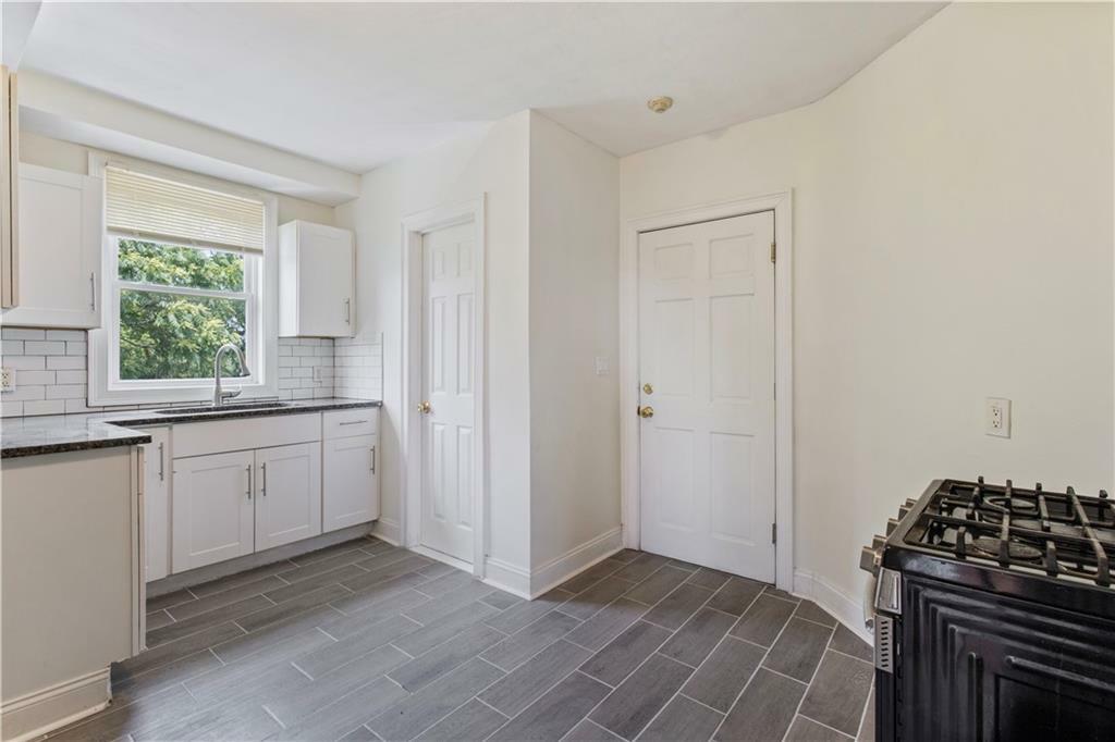 Property Photo: 11 Roosevelt Street 3R RI 02904