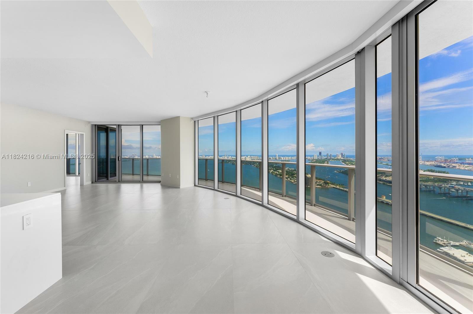 Property Photo: 488 NE 18 St 4112 FL 33132
