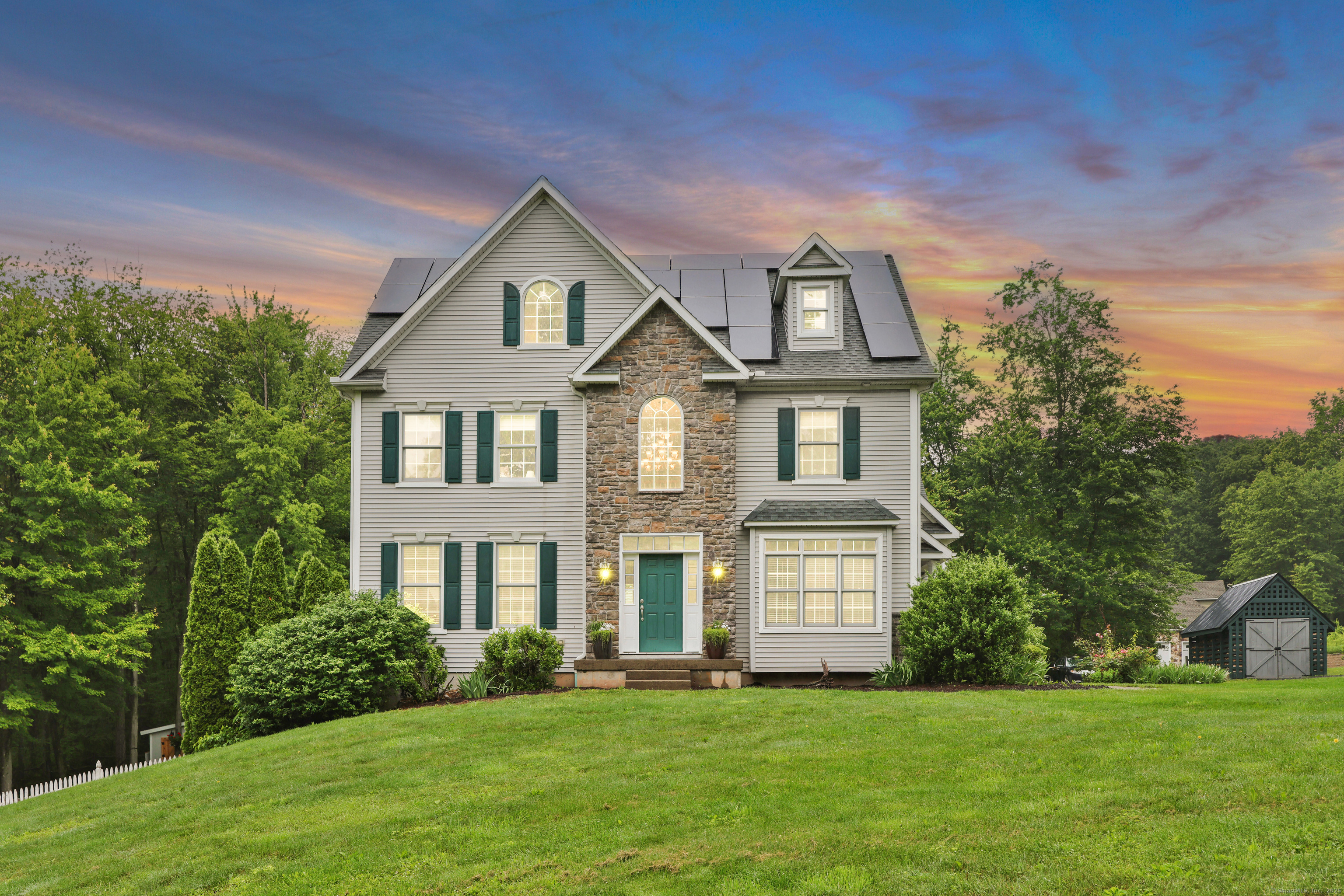 Property Photo:  700 Thrall Avenue  CT 06078 