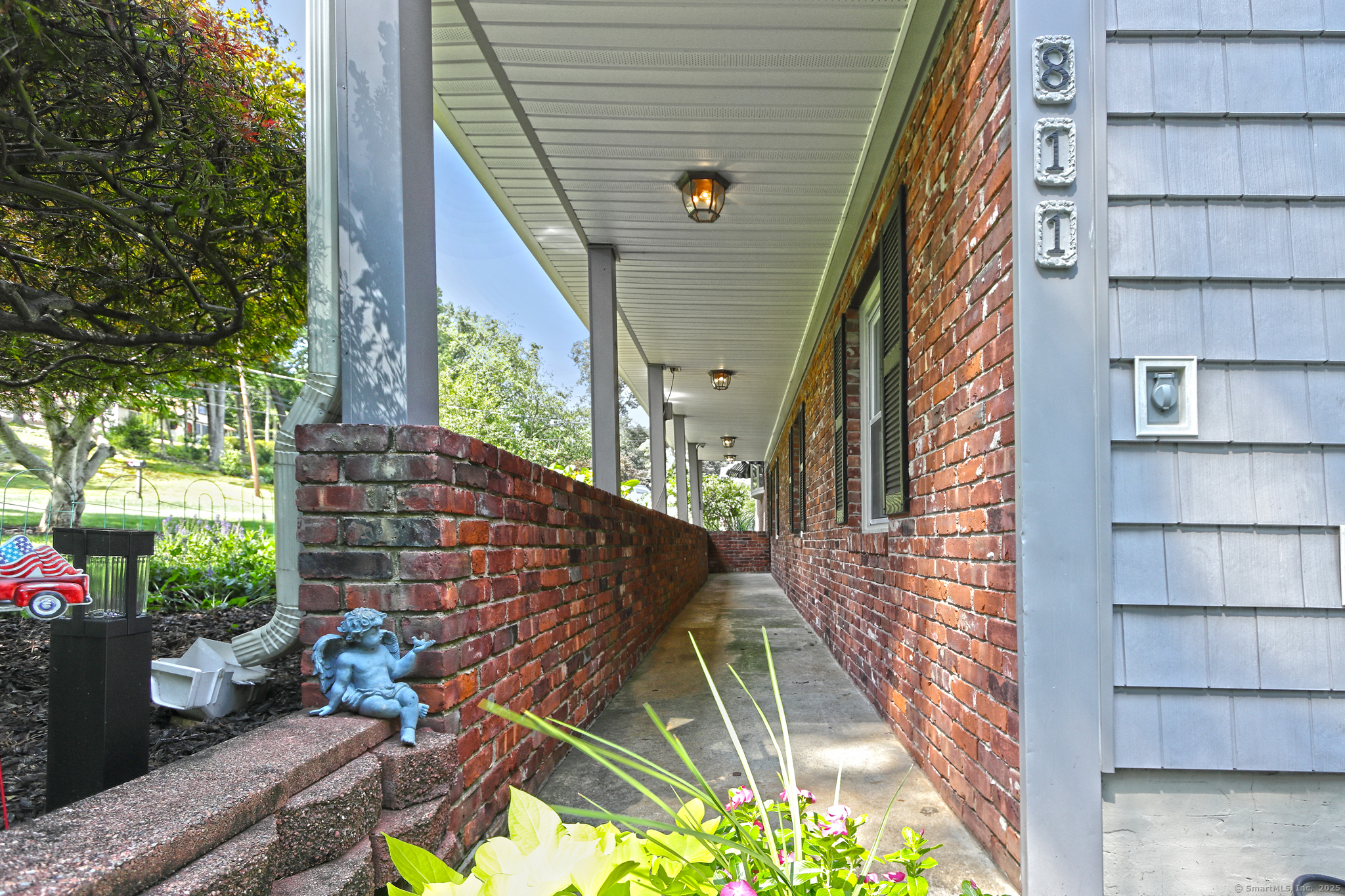 Property Photo: 811 Indian Hill Road CT 06477