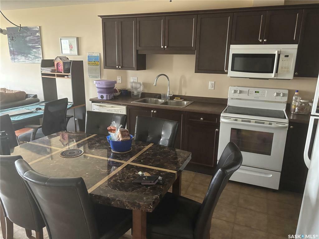 Property Photo: 112 Willis Crescent 6202 SK S7T 0N3