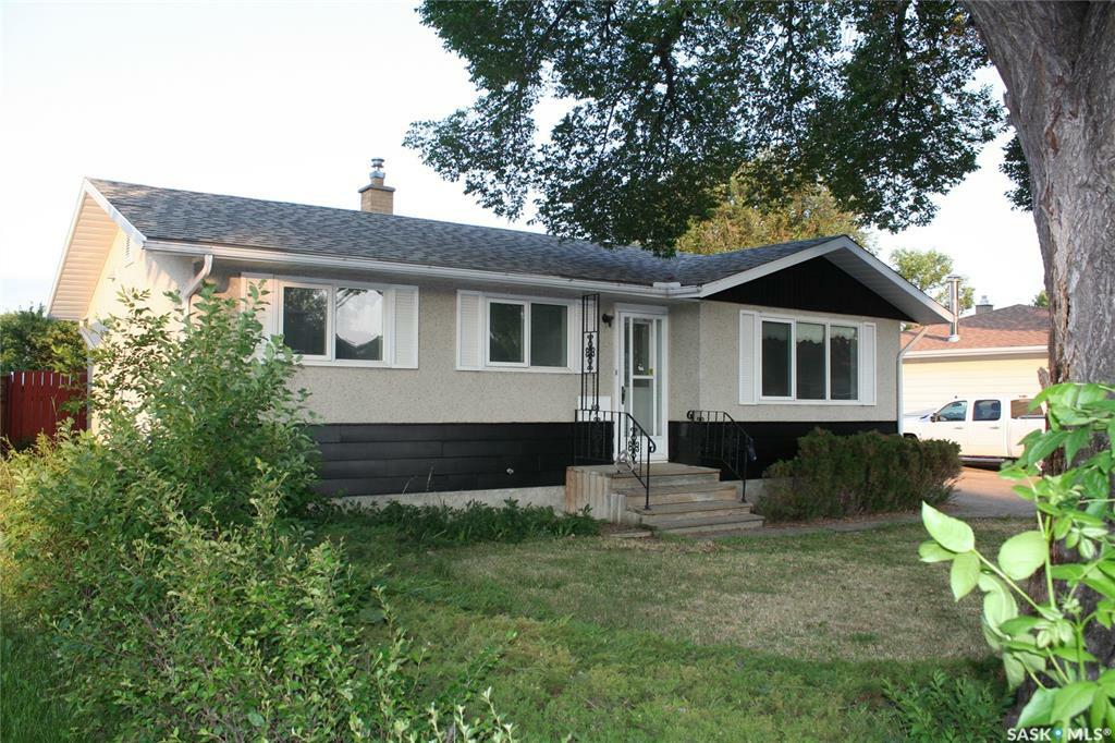 Property Photo: 19 Merlin Crescent SK S4R 3E7