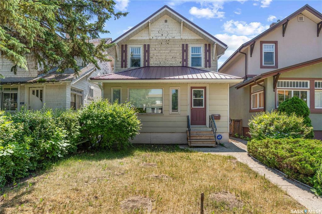 Property Photo: 927 College Avenue SK S4N 0Y2