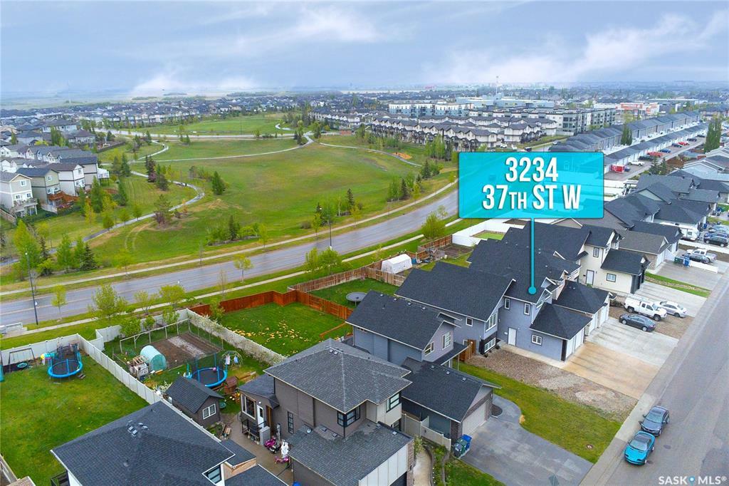 Property Photo:  3234 37th Street W  SK S7L 7G3 