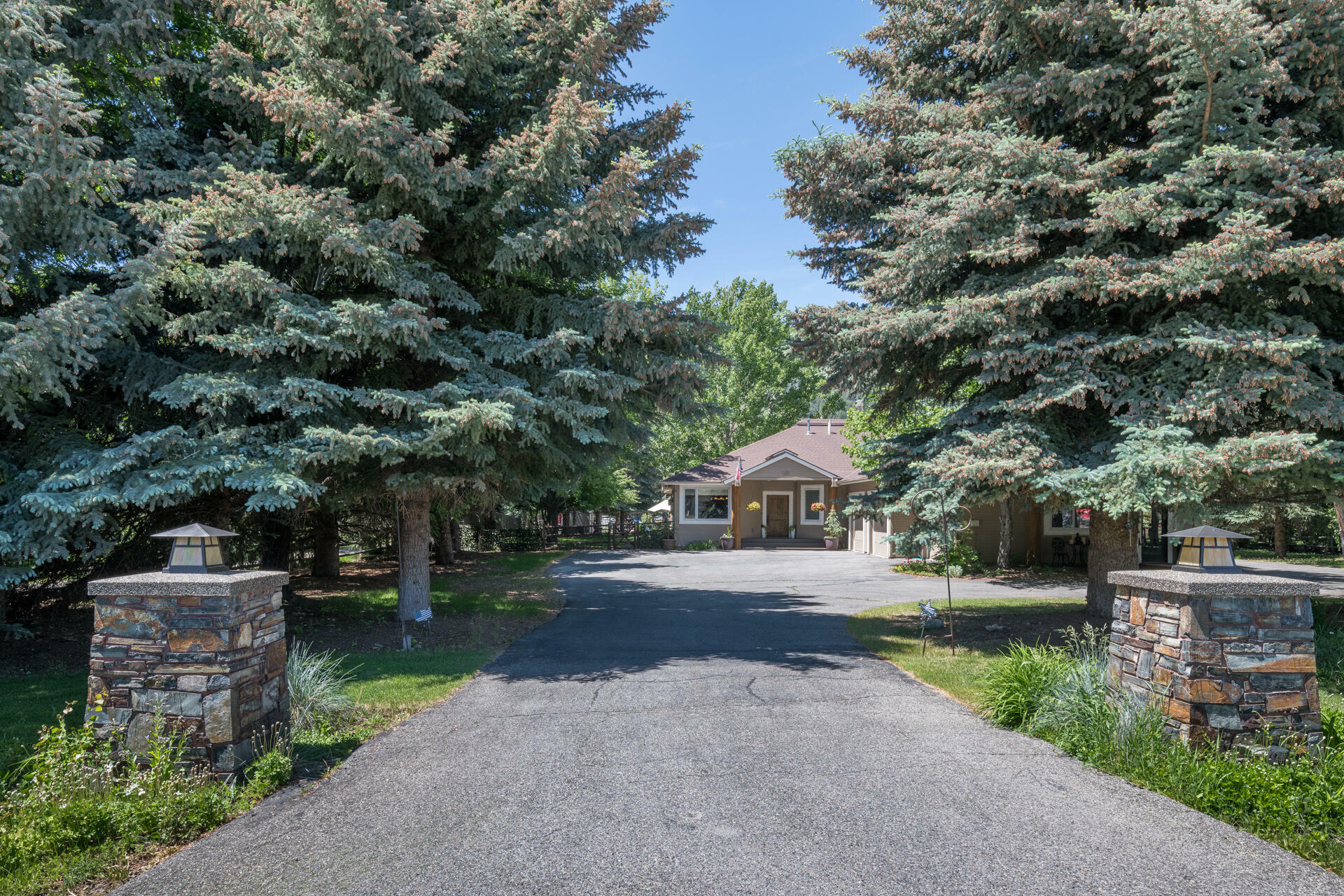 Property Photo: 1621 N 2nd Ave ID 83333