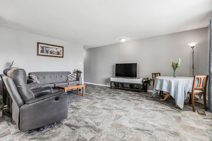 Photo de la propriété: 152 Frederick Drive ON L9Z 1P1