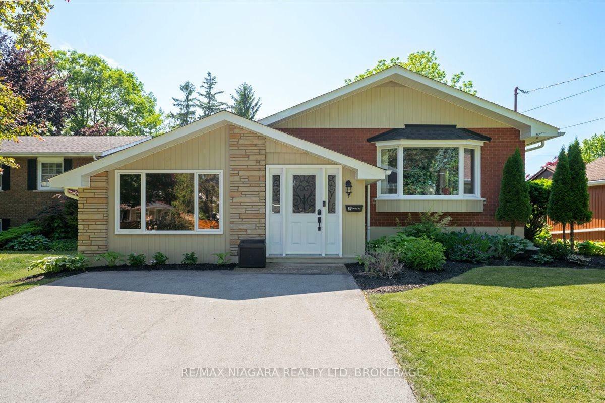 Photo de la propriété: 62 Oakridge Crescent E ON L3K 2T4