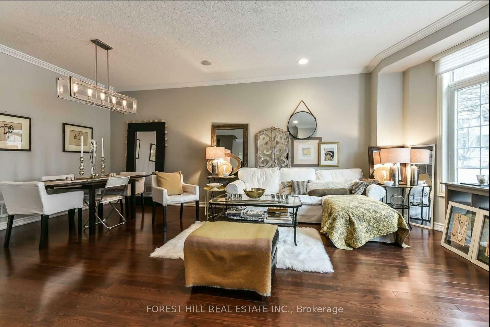 Photo de la propriété: 10 Horsham Avenue ON M2N 1Z7