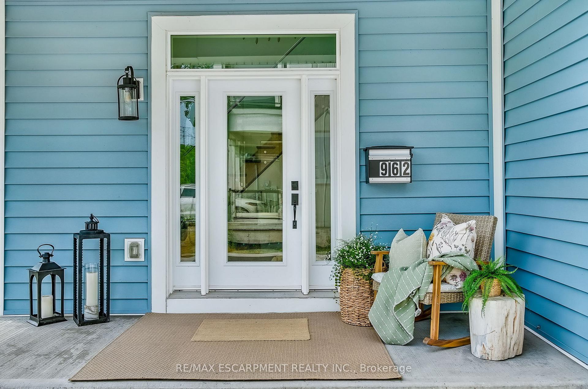 Property Photo: 962 Beach Boulevard ON L8H 6Z4