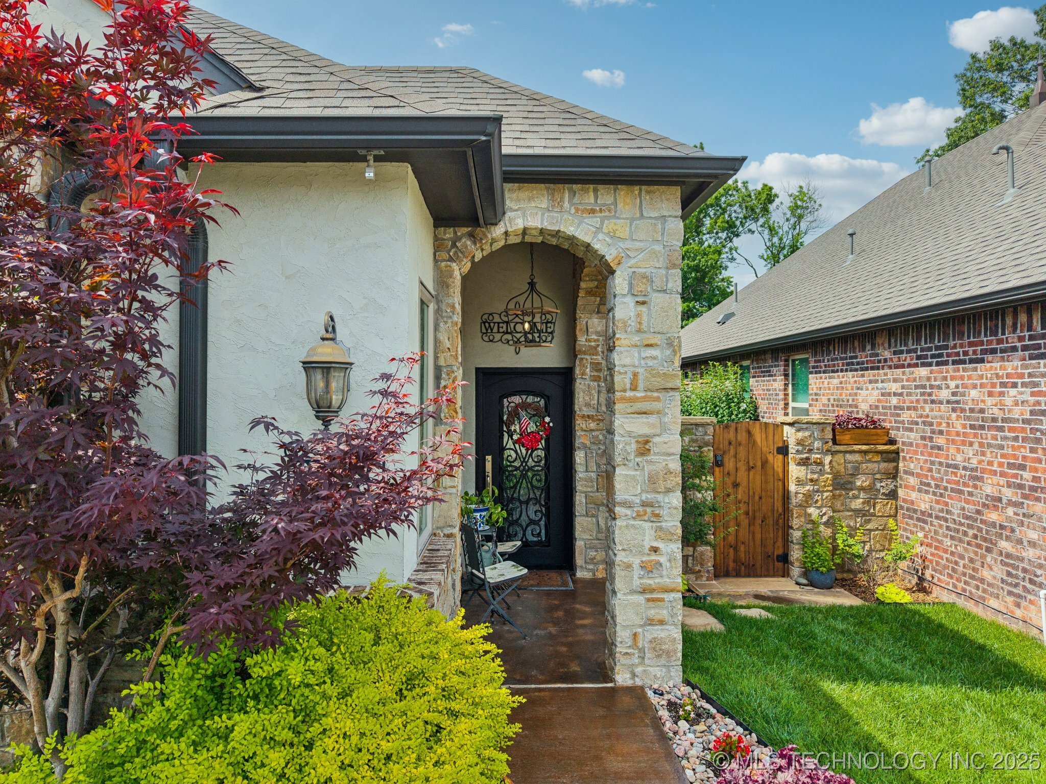Property Photo: 3818 W Phoenix Place OK 74011