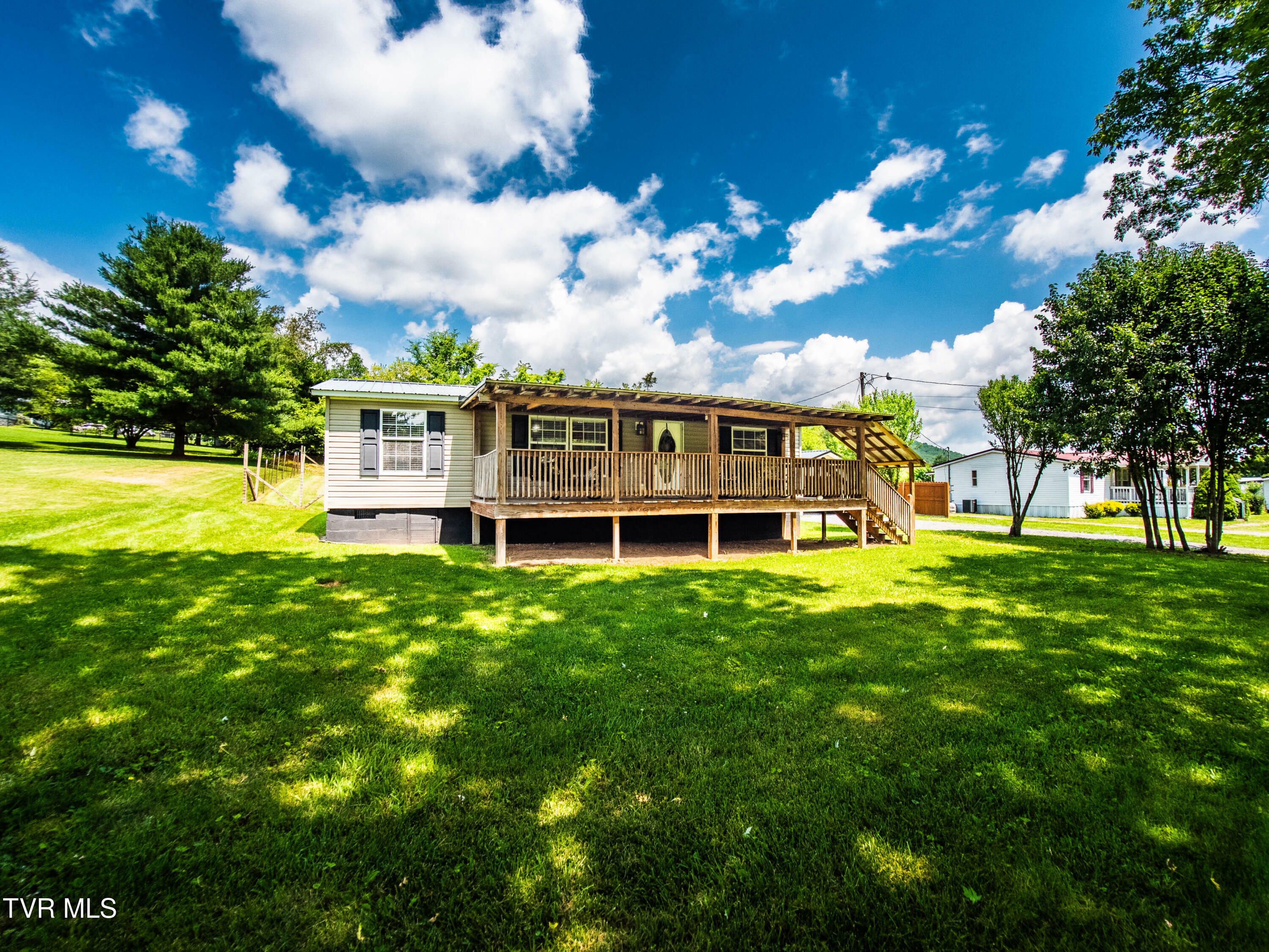 Property Photo: 592 Melinda Ferry Road TN 37857