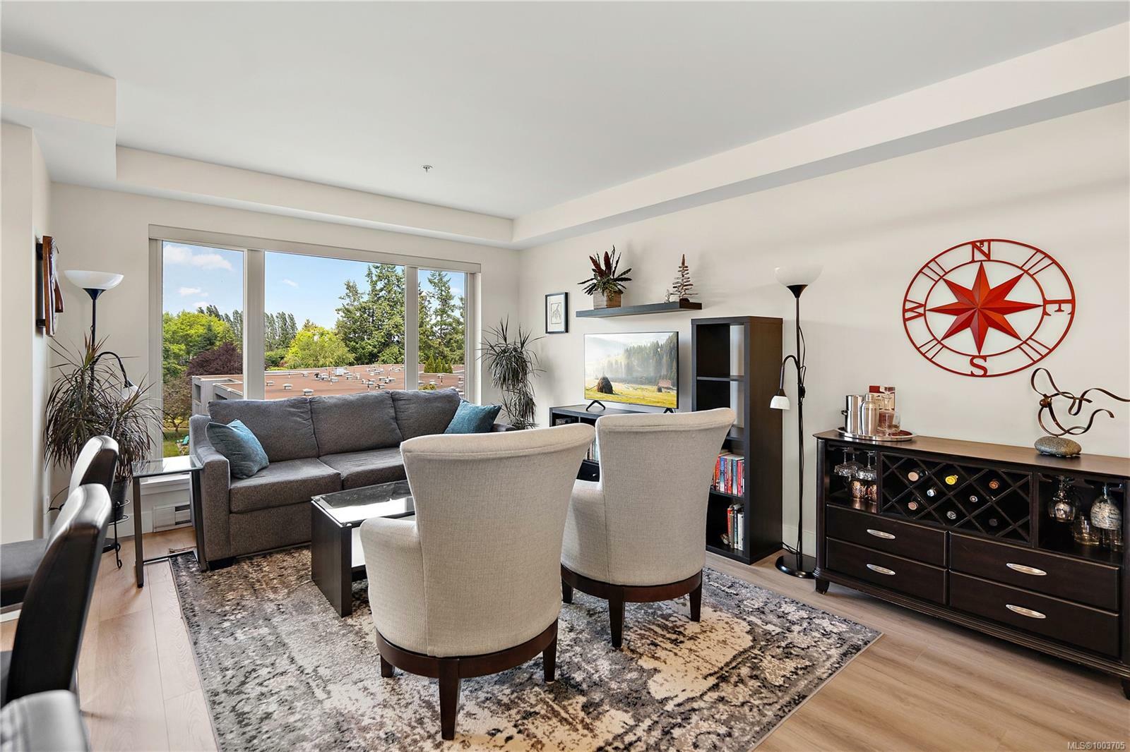 Photo de la propriété: 7161 West Saanich Rd 302 BC V8M 1P7