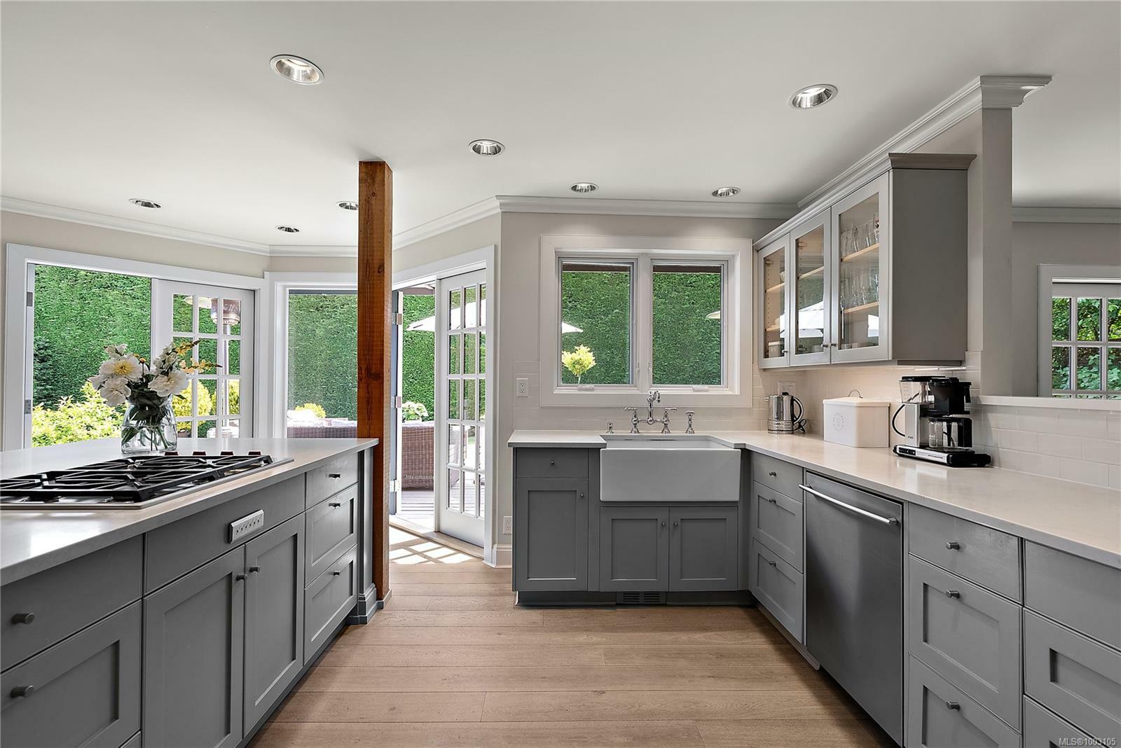 Property Photo: 835 Gulfview Pl BC V8Y 2R6