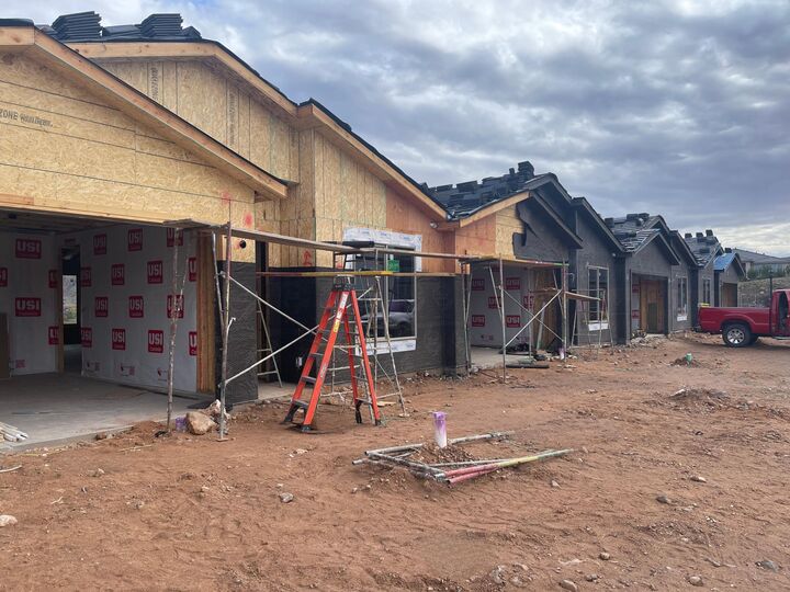 Property Photo:  2054 W 320 S 37-40  UT 84737 