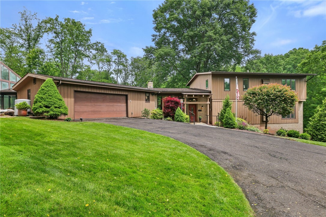 2370 Morrow Road  Upper St. Clair PA 15241 photo