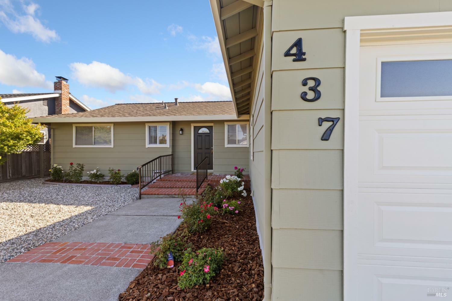 Property Photo:  437 Ely Boulevard  CA 94954 