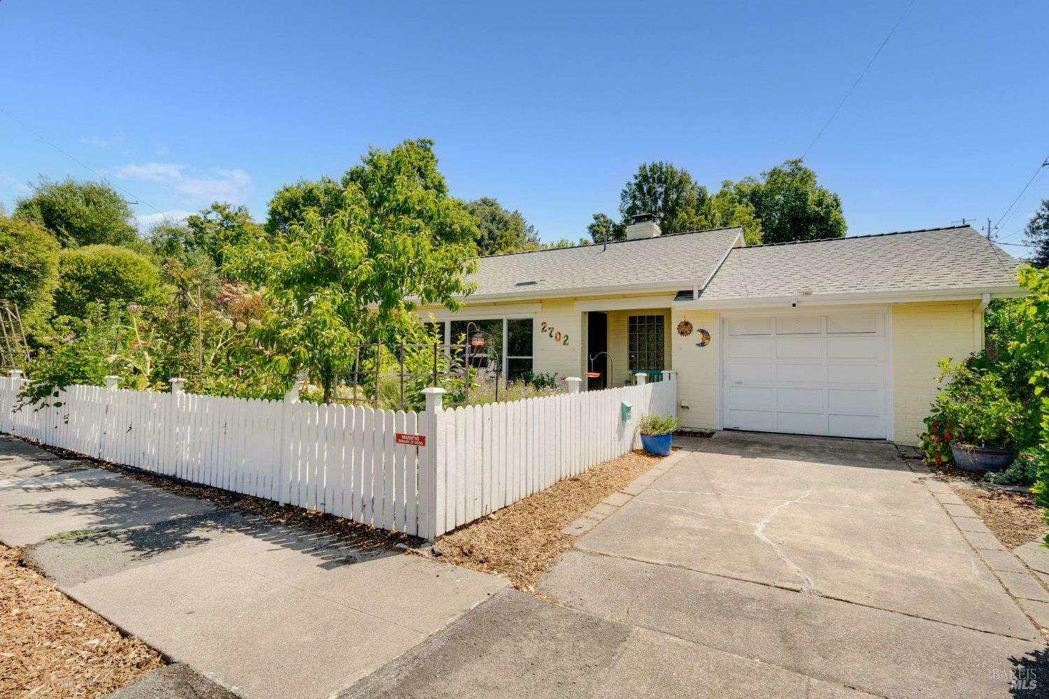 Property Photo: 2702 Lomitas Avenue CA 95404
